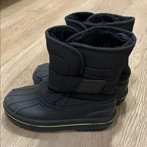Boys snow boots